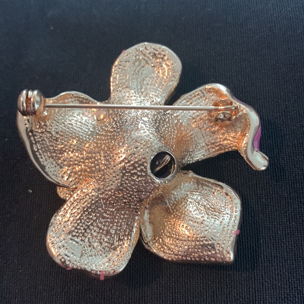 Hibiscus 🌺 Pin - Picture 2 of 5